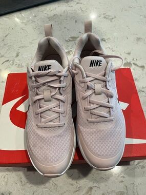 Women’s NIKE Wearallday Athletic Shoes 10.5